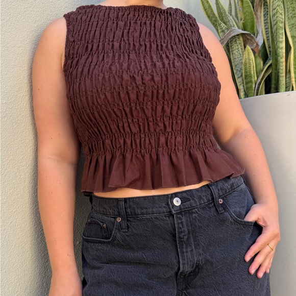 Elegant Brown Sleeveless Top - Picture 2 of 2